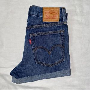 LEVI’S | high rise denim shorts | size 26